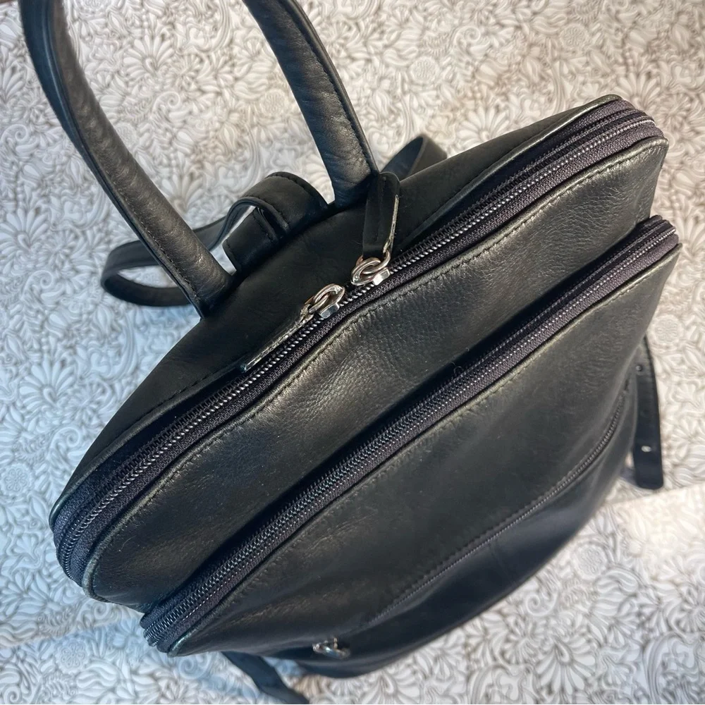 ili New York Black Leather Backpack Adjustable Strap Travel Work Bag Organizer